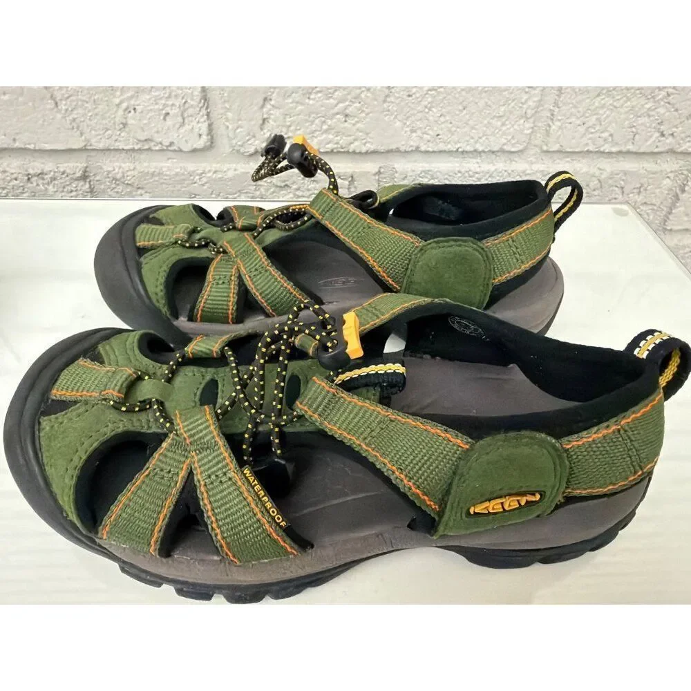 Keen Vince H2 Walking Waterproof Unisex Kids Sandals Shoes Size 5